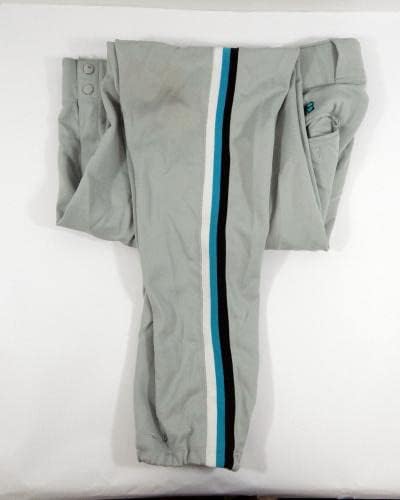 2002 Флорида Марлинс Владимир Нунез 36 Игра користени сиви панталони 42 DP32826 - Игра користена MLB панталони