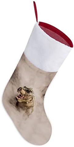 Т-Рекс во маглата за божиќни чорапи со кадифен камин што виси за Божиќно дрво