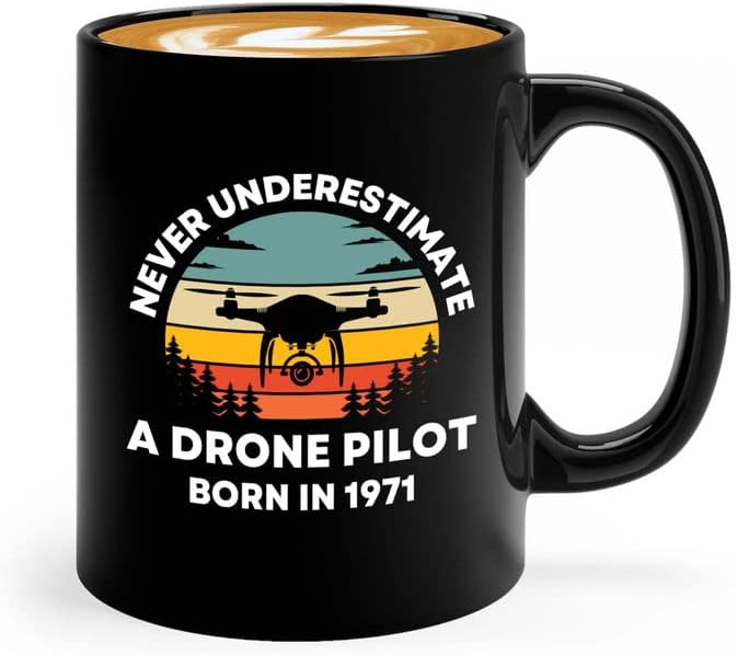 Меурчиња со меурчиња 1971 година роденденска кафе кригла 11oz црна, пилот на дрон, родена во 1971-51-та роденденски подарок, кој се претвори