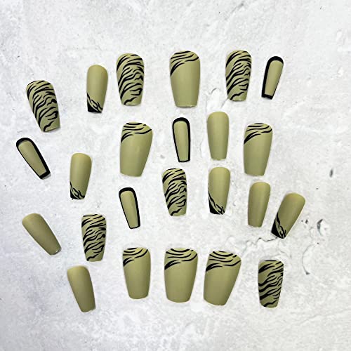 Притиснете на нокти Среден ковчег лажни нокти мат зелена целосна покривка лажни нокти со дизајни на тигар ленти акрилни нокти за
