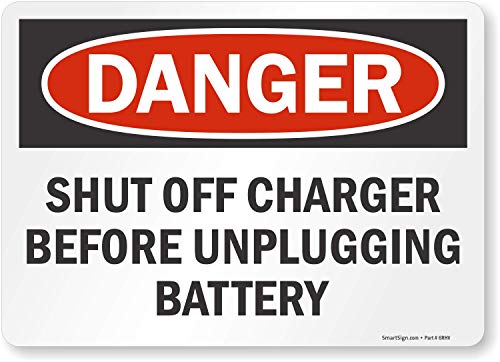 „Опасност - исклучете го полначот пред да ја исклучите батеријата“ етикета од SmartSign | 10 x 14 ламинат винил