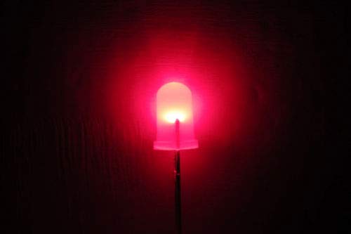 Е-проекти-Б-0002-G02 Дифузно црвено светло, LED диоди на бели леќи, 5 мм