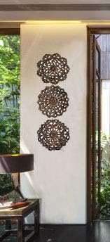 Сет од 3 врежани дрвени wallидни плочи. Цветен дрвен wallид што виси. Рустикален декор на woodид од дрво. Кафеава. големина 12 круг