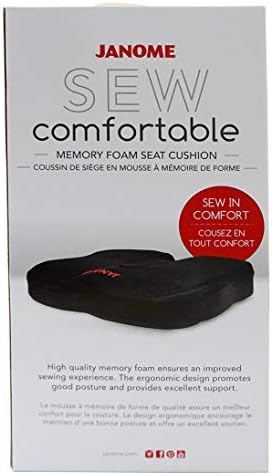 Јаном шие удобна перница за седиште во меморија од пена
