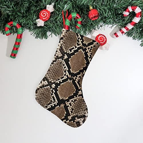 Божиќни чорапи темно кафеава змија, плетени декорации за порибување за семеен одмор, камин елка што виси украси подароци