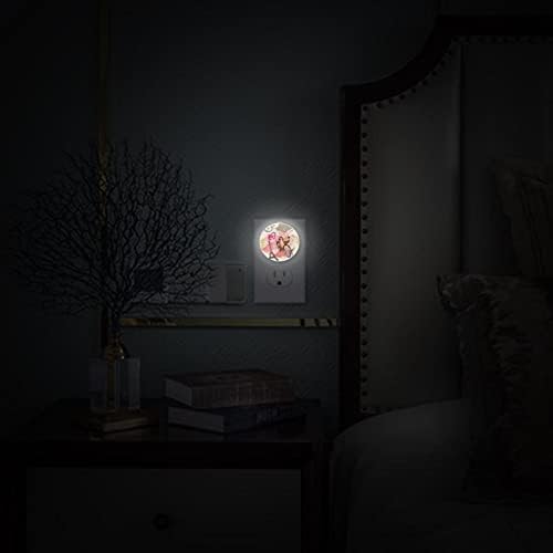 Мек бел LED приклучок за спиење на спиење идеално за расадник ходник Детска соба кујна 2 пакет самрак до зори сензор Ајфел кула романтичен