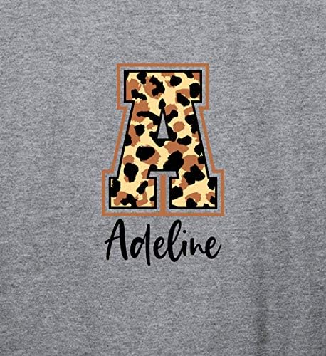 Теаморе леопард печати персонализирана кошула со име со капитал монограм писмо женски подарок за џемпери