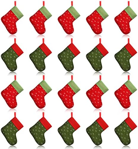 Мали божиќни чорапи 7 инчи подароци картички за сребрени производи од црвена зелена мини Божиќни чорапи камин виси чорапи со снегулка отпечатена за деца соседи сор