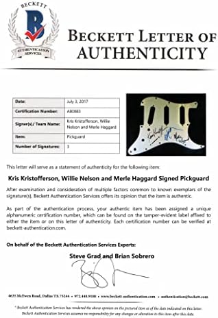 Мерле Хагард, Крис Кристоферсон и Вили Нелсон потпишаа автограм со целосна големина Fender Stratocaster Electric Guitar W/ Beckett