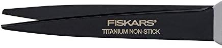 Fiskars 175800-1002 Razor-Edge SoftGrip ножици, 8 инчи, црна и 1541301001 Нелепливи ножици за меки на титаниум, 8 должина, 3 1/10 исечени