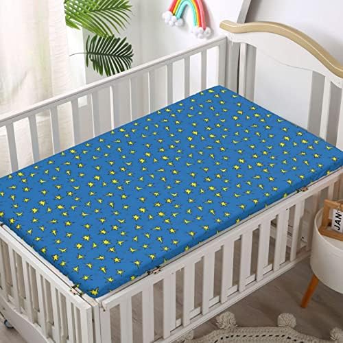 Starsвезди со тематски вграден креветче за креветчиња, стандарден сад за душек за креветчиња, меки дете за деца, вградени чаршафи
