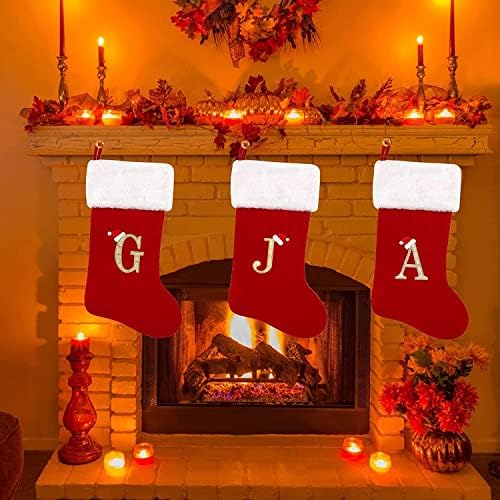 Мбета 20 инчи Монограм Божиќни чорапи црвен кадифе со бела супер мека кафушка манжетна извезена Божиќна чорапи класични персонализирани декорации