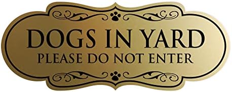 Дизајнерски кучиња во дворот, не внесувајте знак - среден