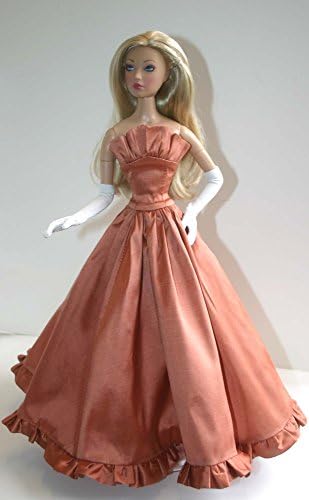 Дизајни од udeуд Танц со мене Печатена шема за шиење за 16 Модни Алекс кукли Мадам Александар