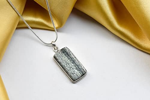 Пирамида Татва -Кризотилна приврзоци 92,5% Стерлинг сребрен накит Висина - 39,6 мм ширина - 18,6 мм тежина - 9 gm заздравувачки скапоцен